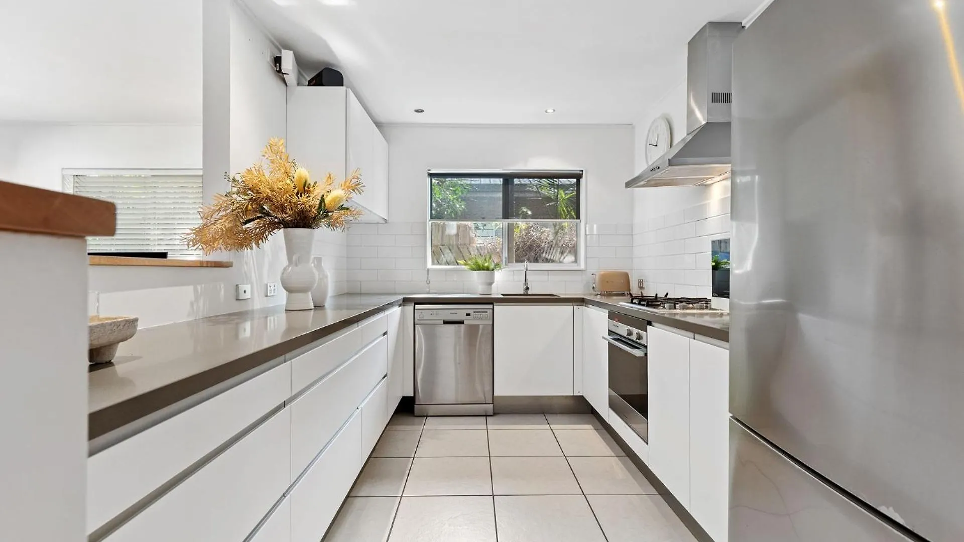 Seagrass - Pacific Ave - Tranquil Beautifully Styled Home Sunshine Beach 0*,  Avustralya